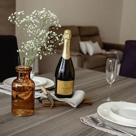 Beautiful 2bdr In Center Sliema! Near 公寓 斯利马