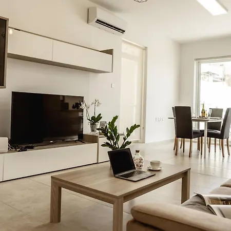 Beautiful 2bdr In Center Sliema! Near * 斯利马