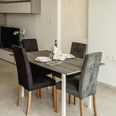 Beautiful 2bdr In Center Sliema! Near 公寓 *