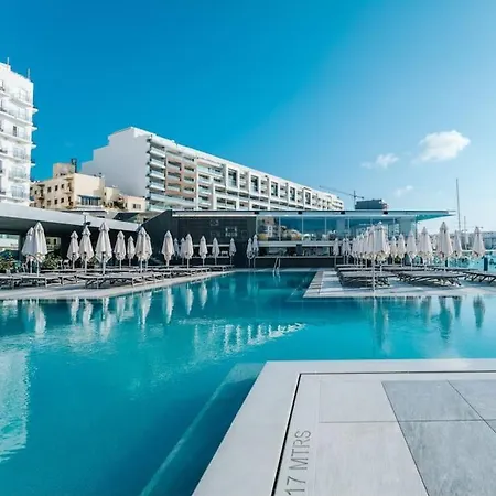 Beautiful 2bdr In Center Sliema! Near 아파트 슬리에마